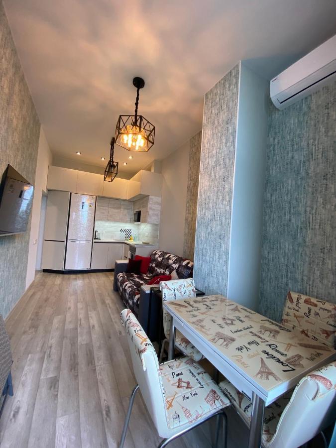 Апартаменты У Моря Magnit Первая Линия Odessa Esterno foto