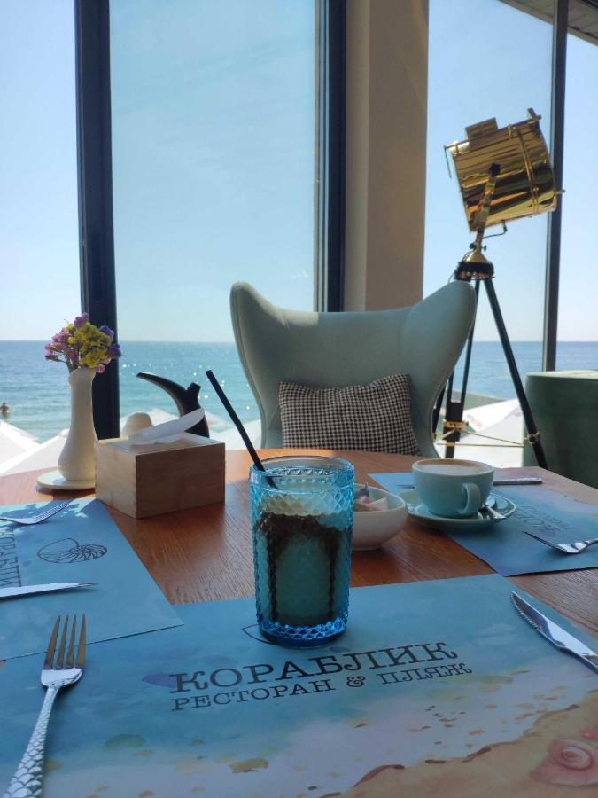 Апартаменты У Моря Magnit Первая Линия Odessa Esterno foto