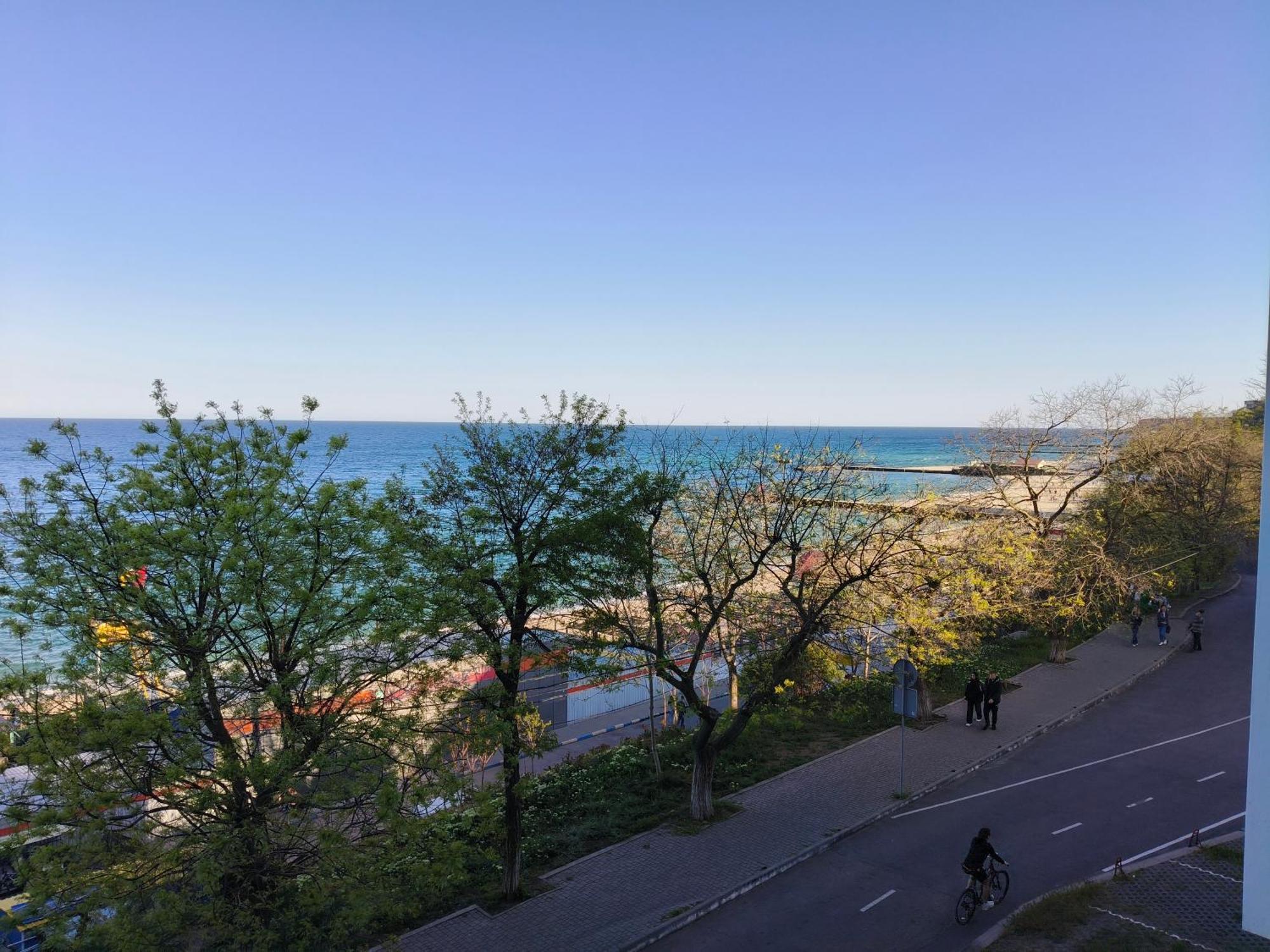 Апартаменты У Моря Magnit Первая Линия Odessa Esterno foto