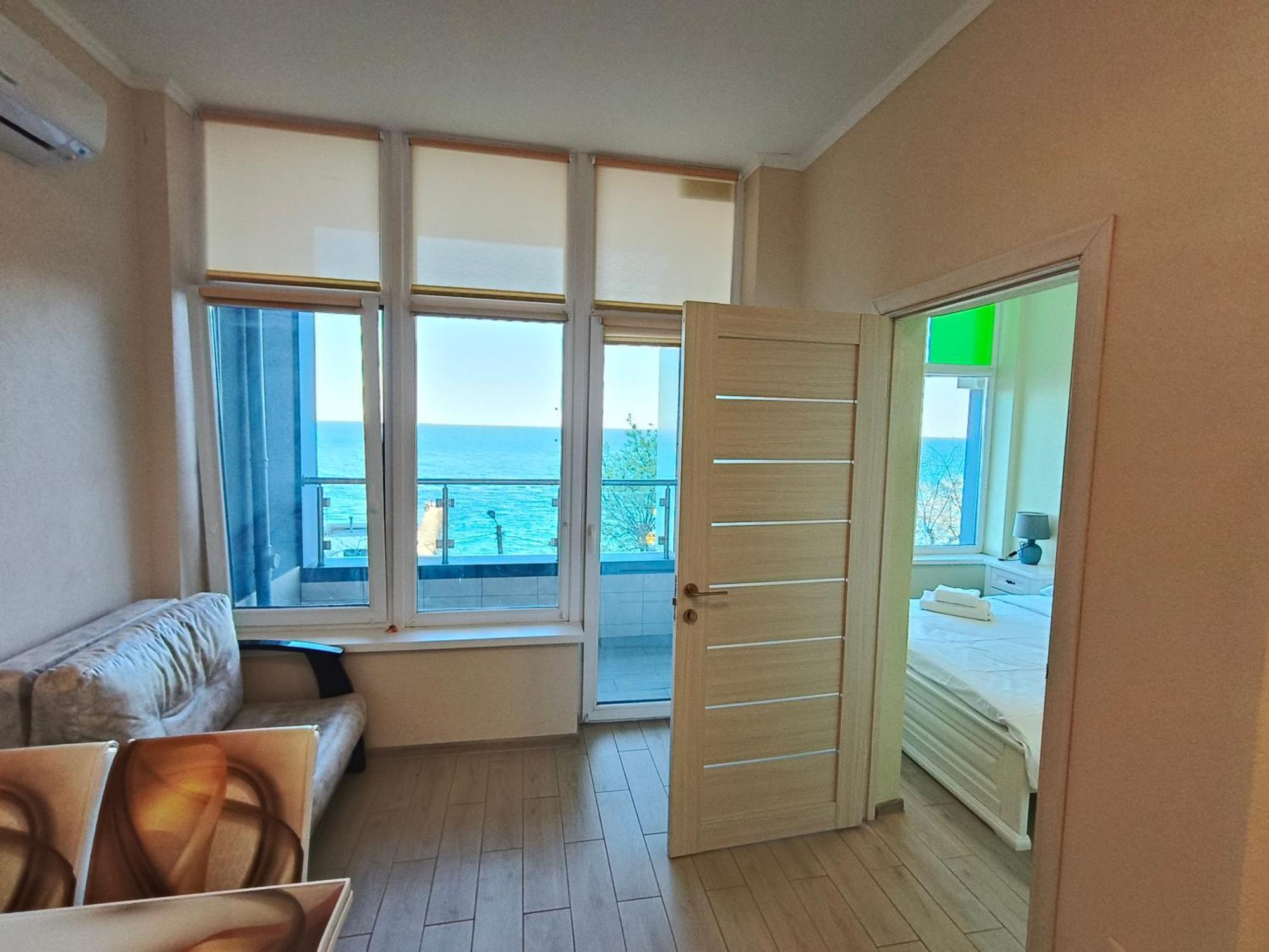 Апартаменты У Моря Magnit Первая Линия Odessa Esterno foto
